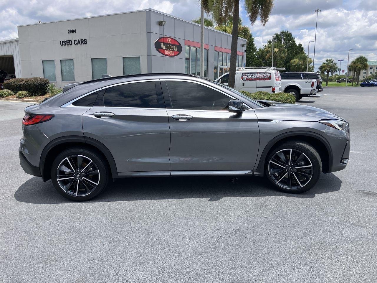 Used 2023 Gray (Graphite Shadow) INFINITI Essential AWD image 6