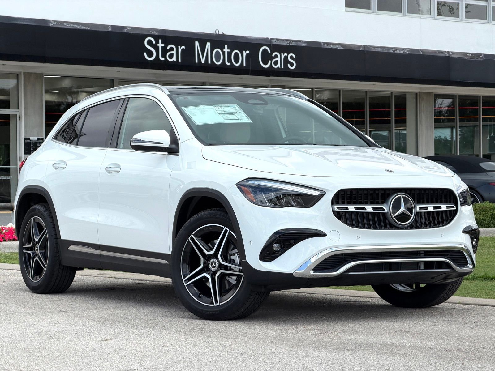 New 2026 Polar White Mercedes-Benz GLA 250 image 1