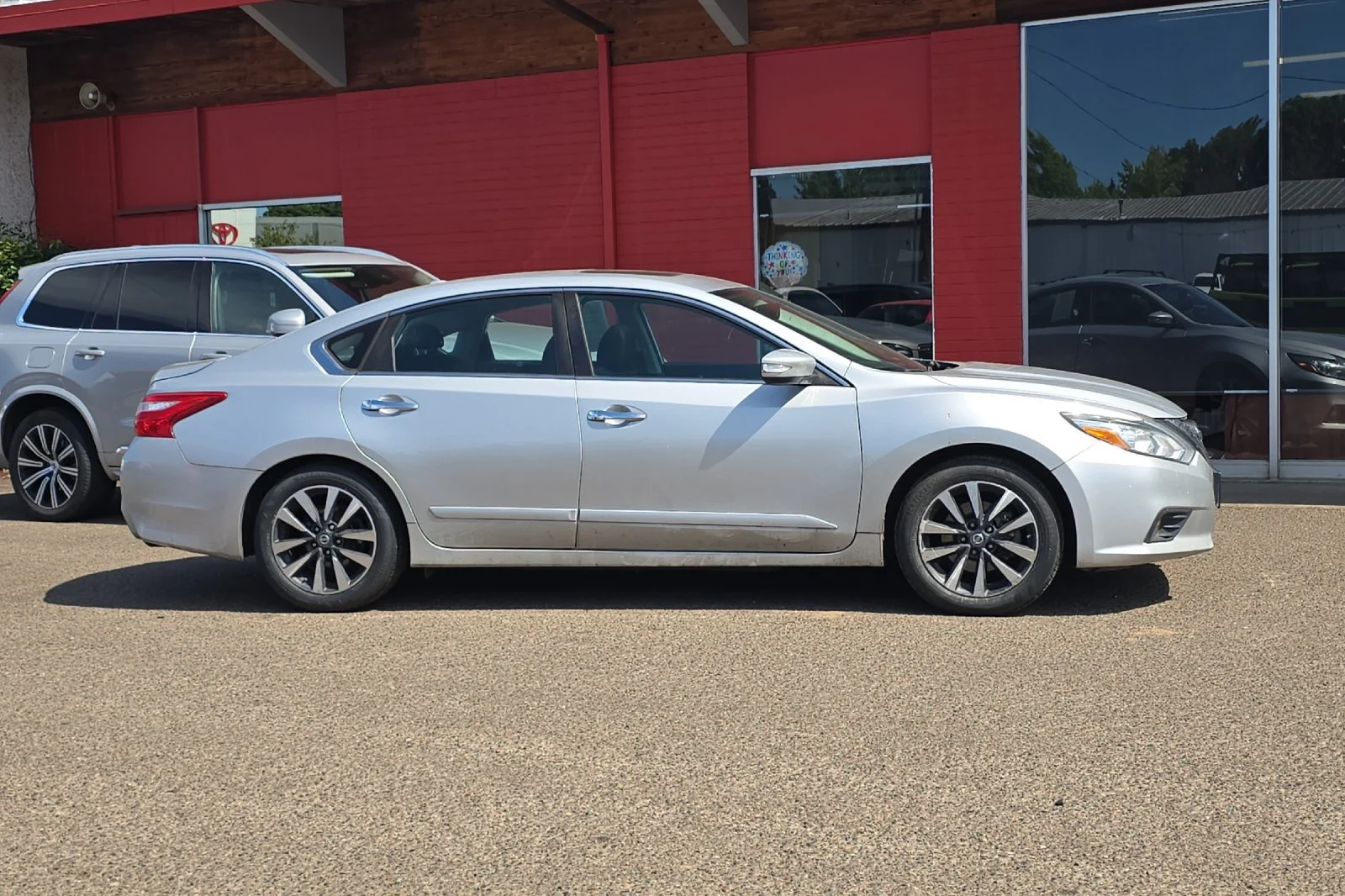 Used 2016 Brilliant Silver Nissan 2.5 SL image 3