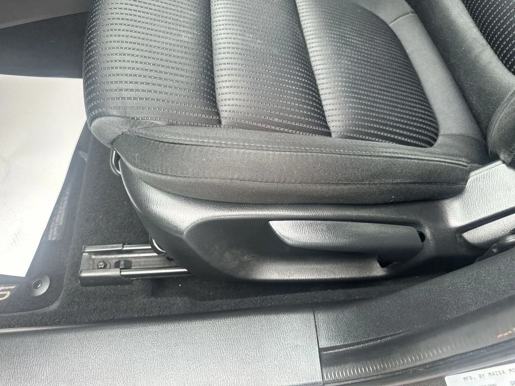 Used 2017 Silver Mazda Sport image 18