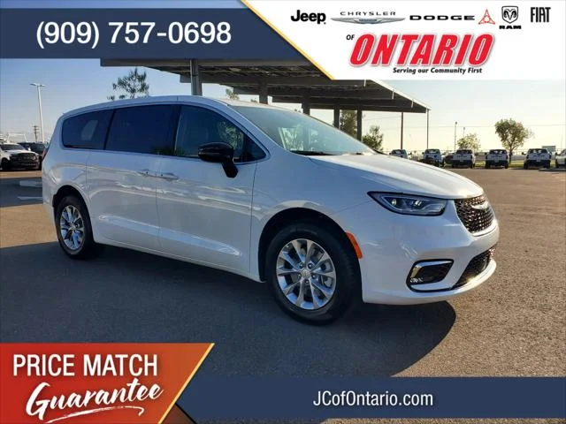 2026 Chrysler Pacifica Select AWD's photo