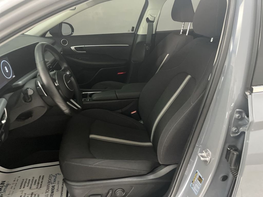 Used 2024 Blue Hyundai SEL image 15