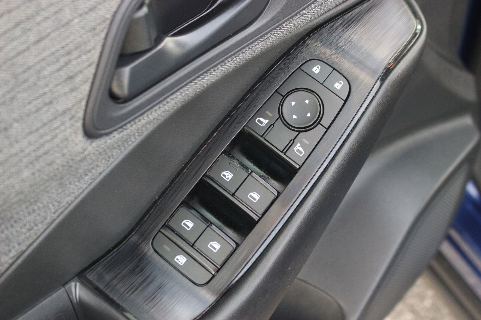 Used 2023 Blue Nissan S image 13