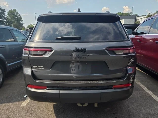 Used 2023 Gray Jeep Altitude image 3