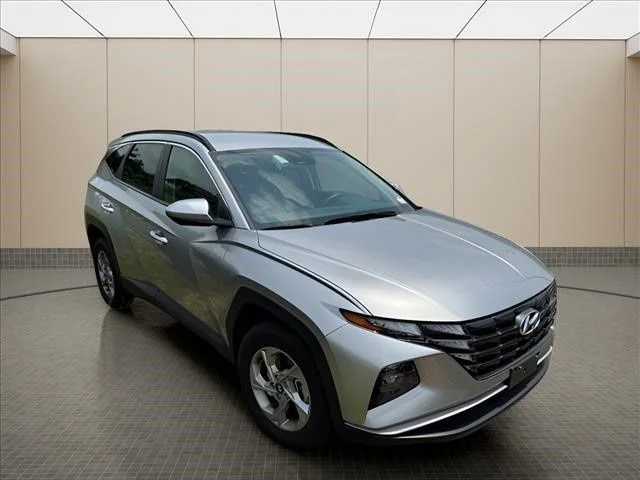 Used 2024 Silver Hyundai SEL image 8