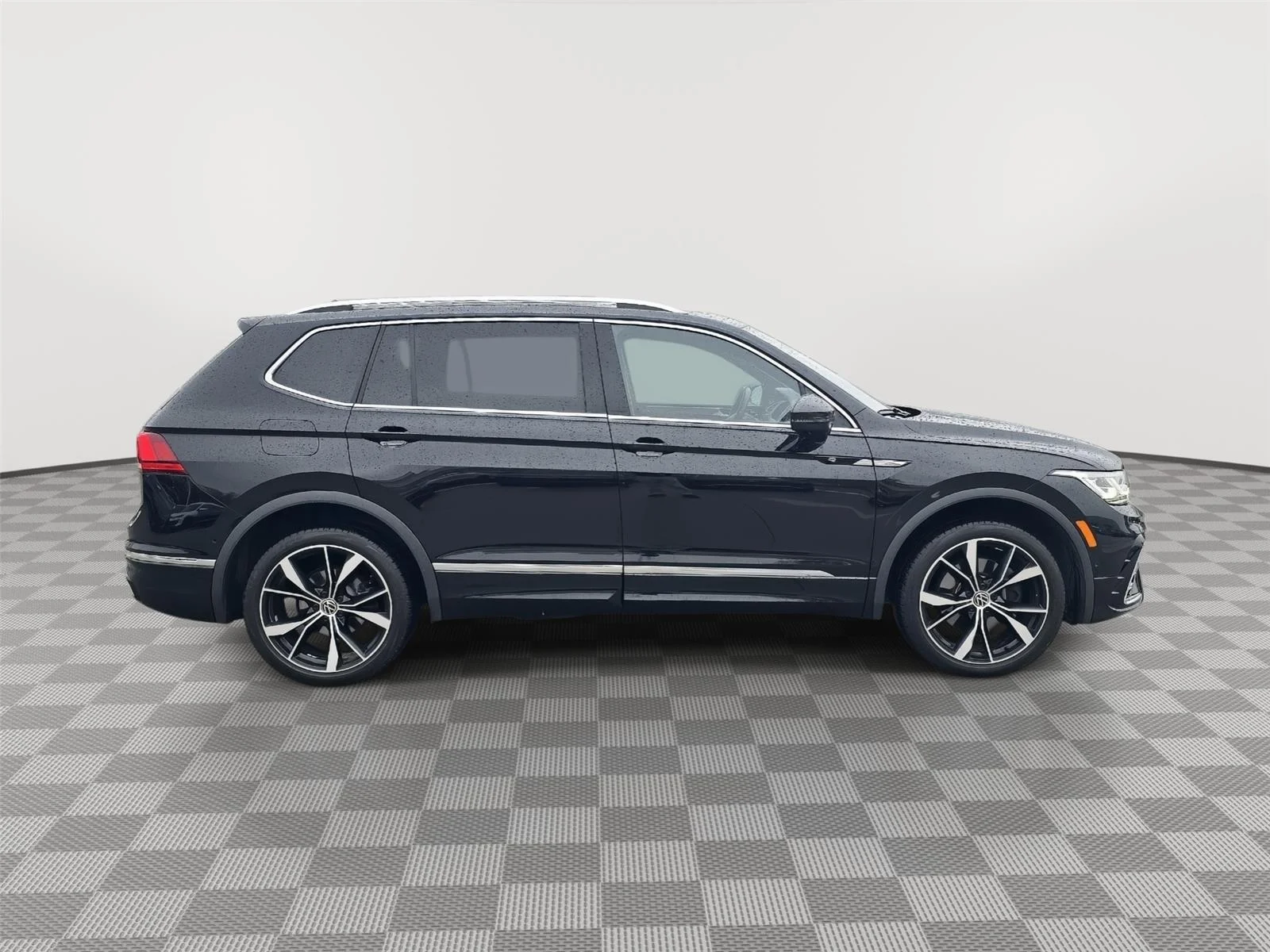 Certified Used 2024 BLACK Volkswagen SEL R-Line image 24