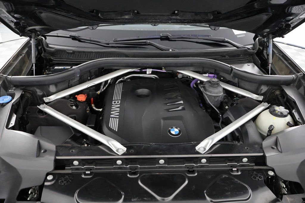 Used 2023 Black BMW xDrive40i image 16