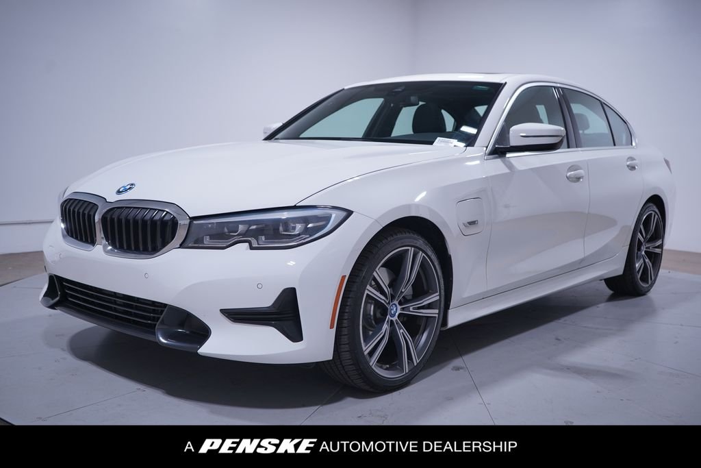 Used 2022 Alpine White BMW 330e iPerformance image 1