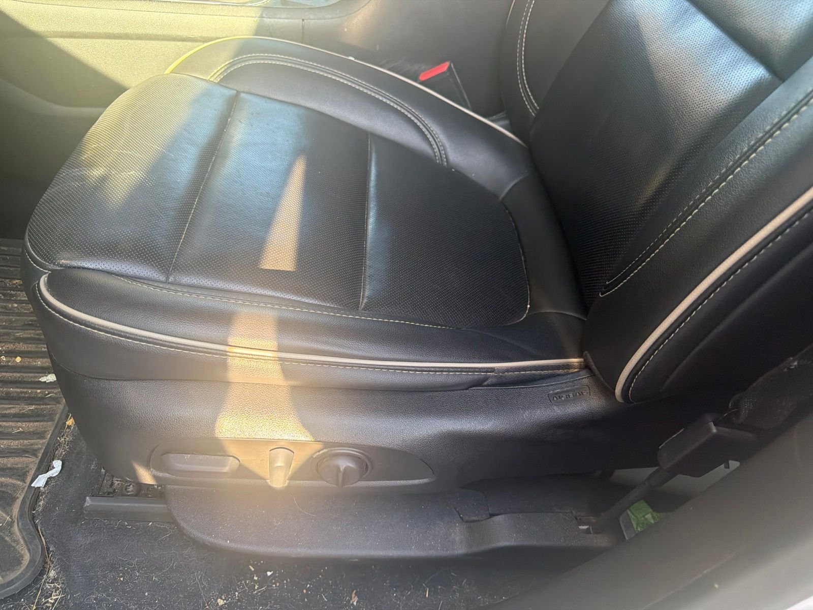 Used 2023 Summit White Chevrolet Premier image 11