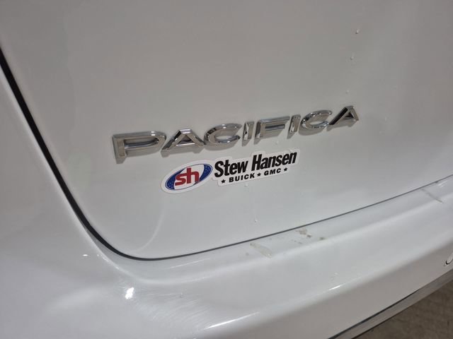 Used 2023 Bright White Clearcoat Chrysler Touring L image 29