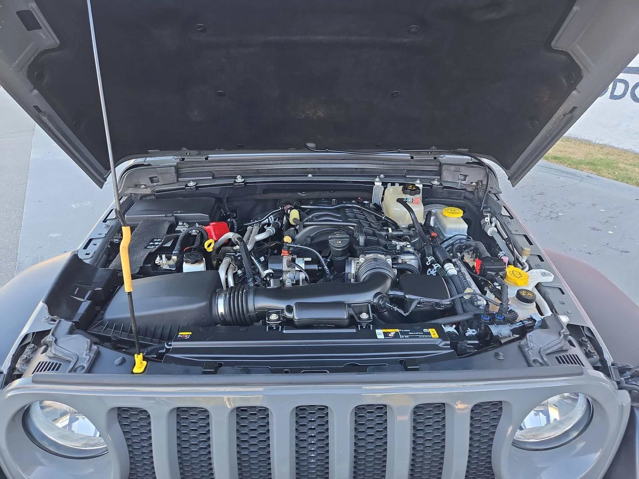 Used 2023 Sting-Gray Clearcoat Jeep Sport image 19