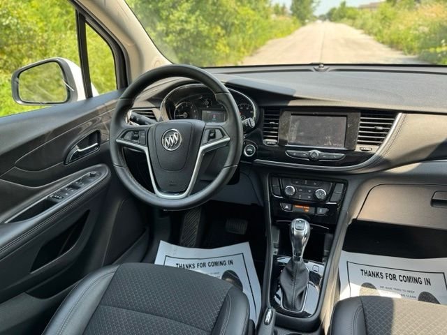 Used 2022 Summit White Buick Preferred image 28