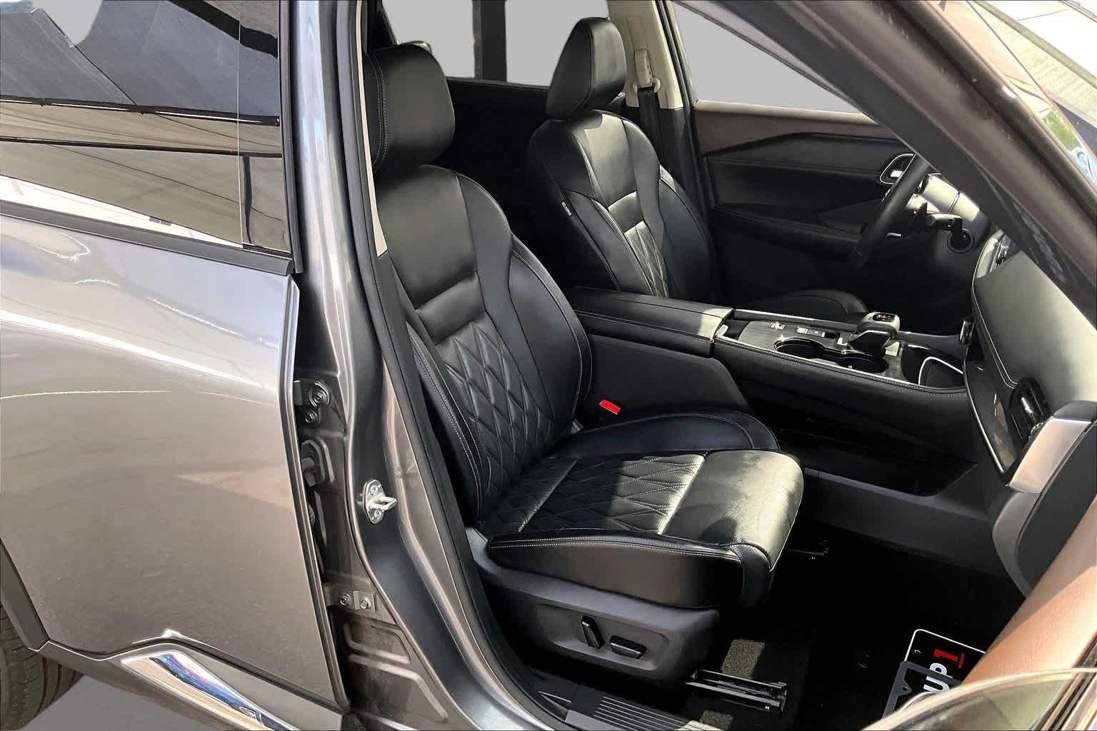 Used 2023 Gun Metallic Nissan Platinum image 9