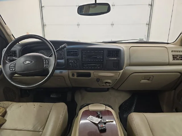 Used 2005 Black Clearcoat Ford Limited image 15