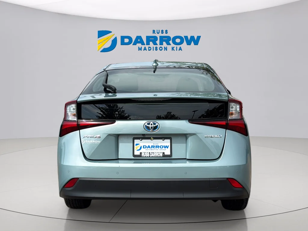 Used 2022 Pearl Toyota LE image 4