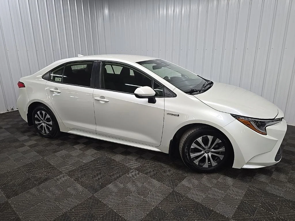 Used 2020 White Toyota LE image 1