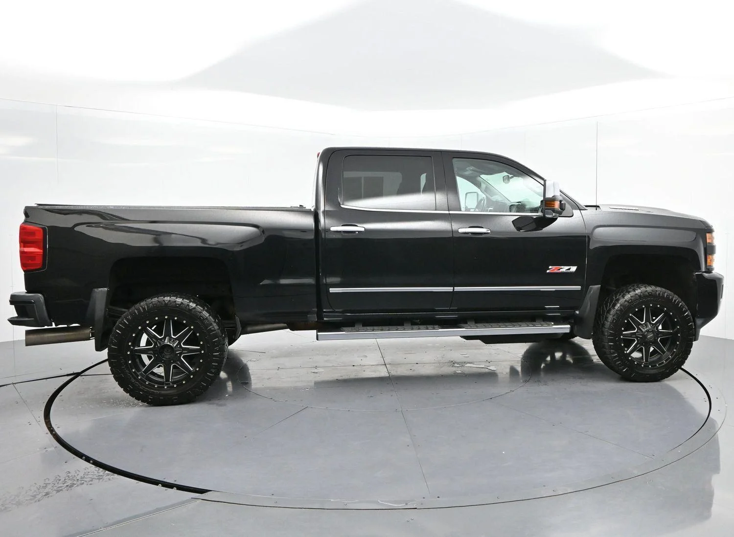Used 2019 Black Chevrolet LTZ image 8