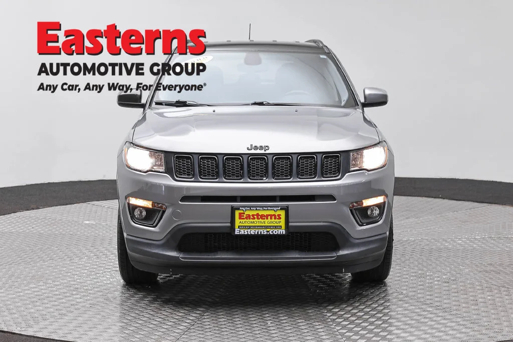 Used 2020 Silver Jeep Latitude image 2