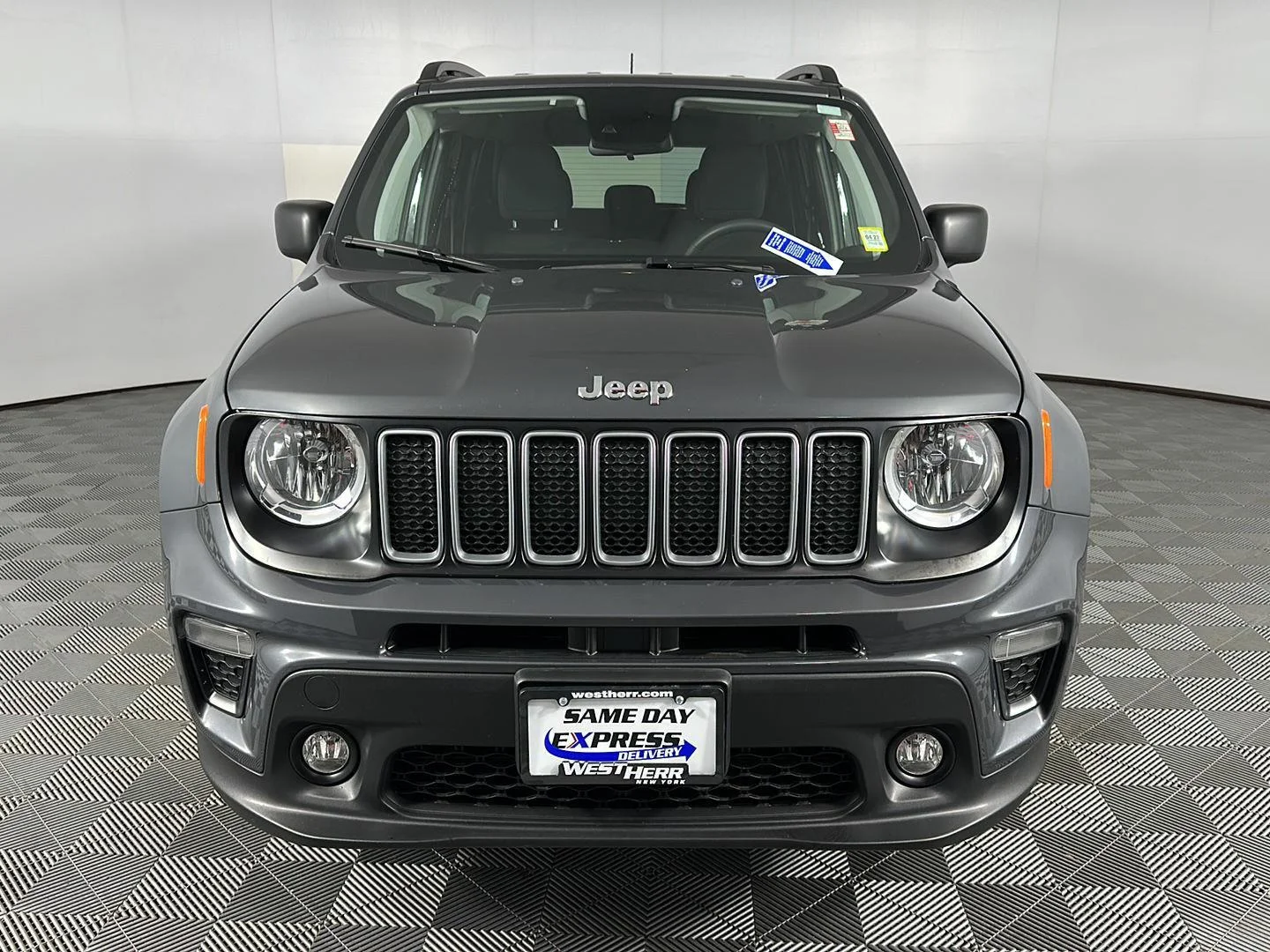 Used 2022 Graphite Gray Jeep Latitude image 12