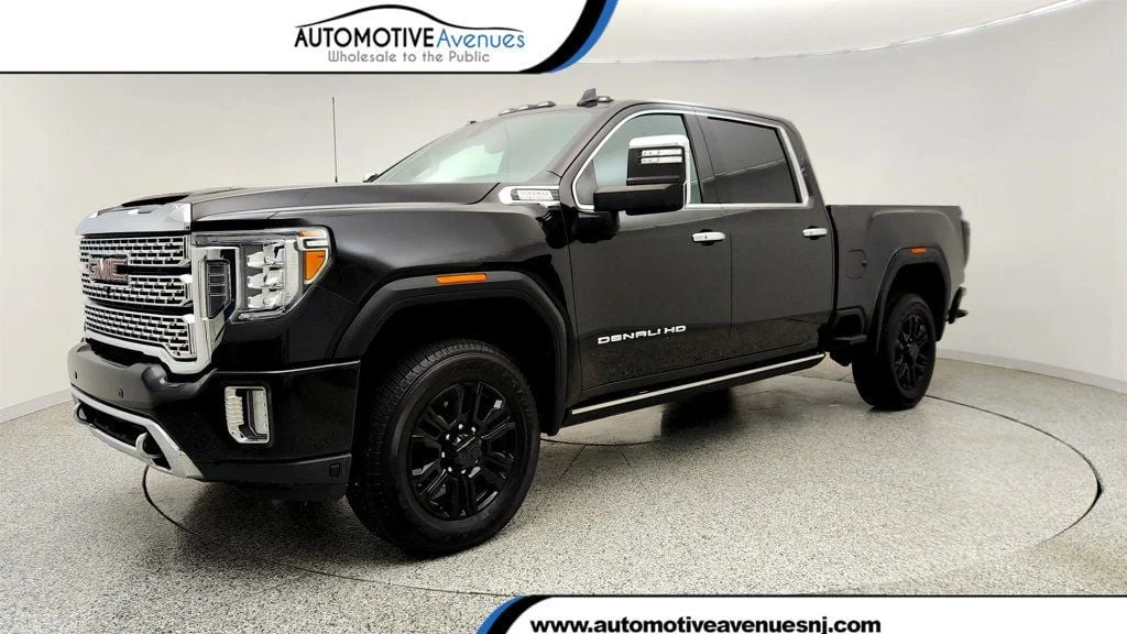 2022 GMC Sierra 4WD Crew Cab Standard Box Denali's photo