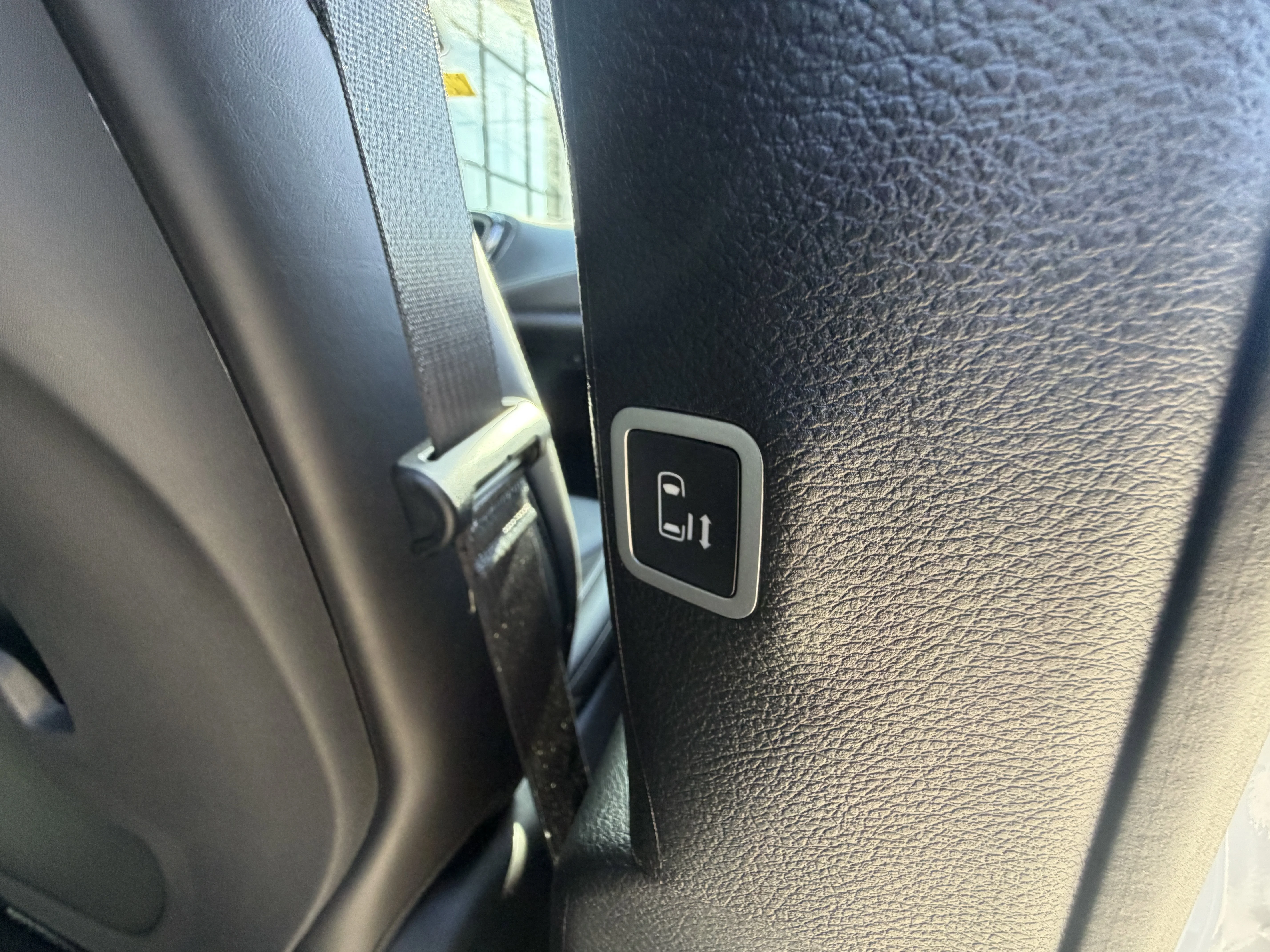 2026 Chrysler Pacifica Select - Photo 31