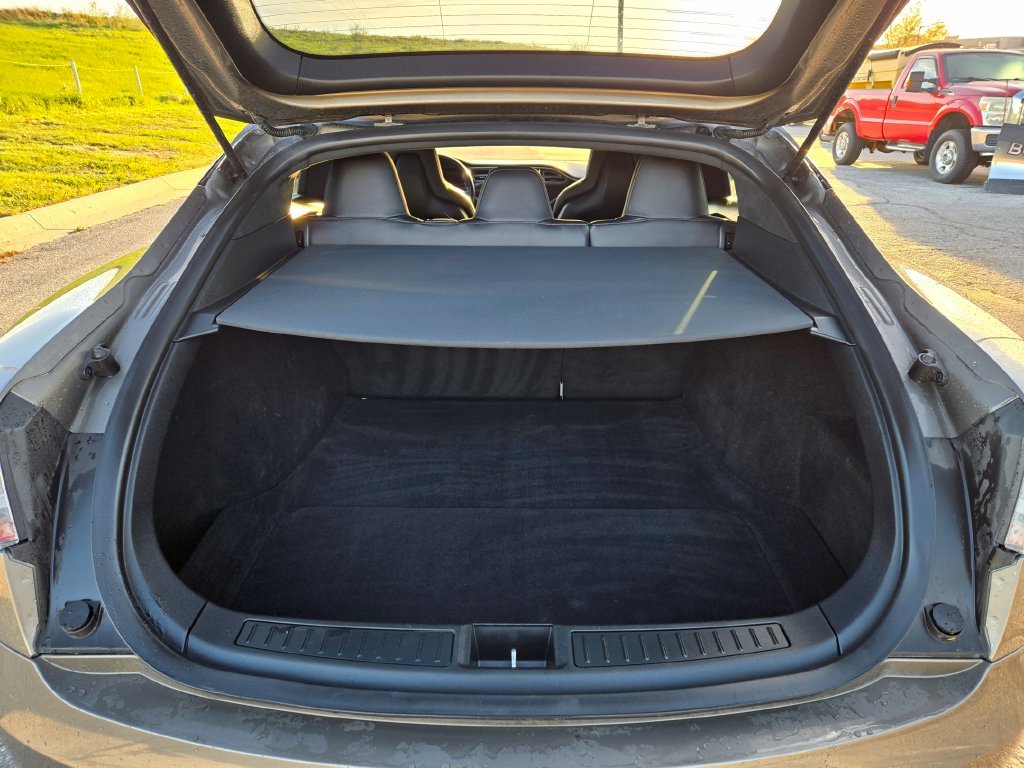 Used 2016 Gold Tesla 90D image 27