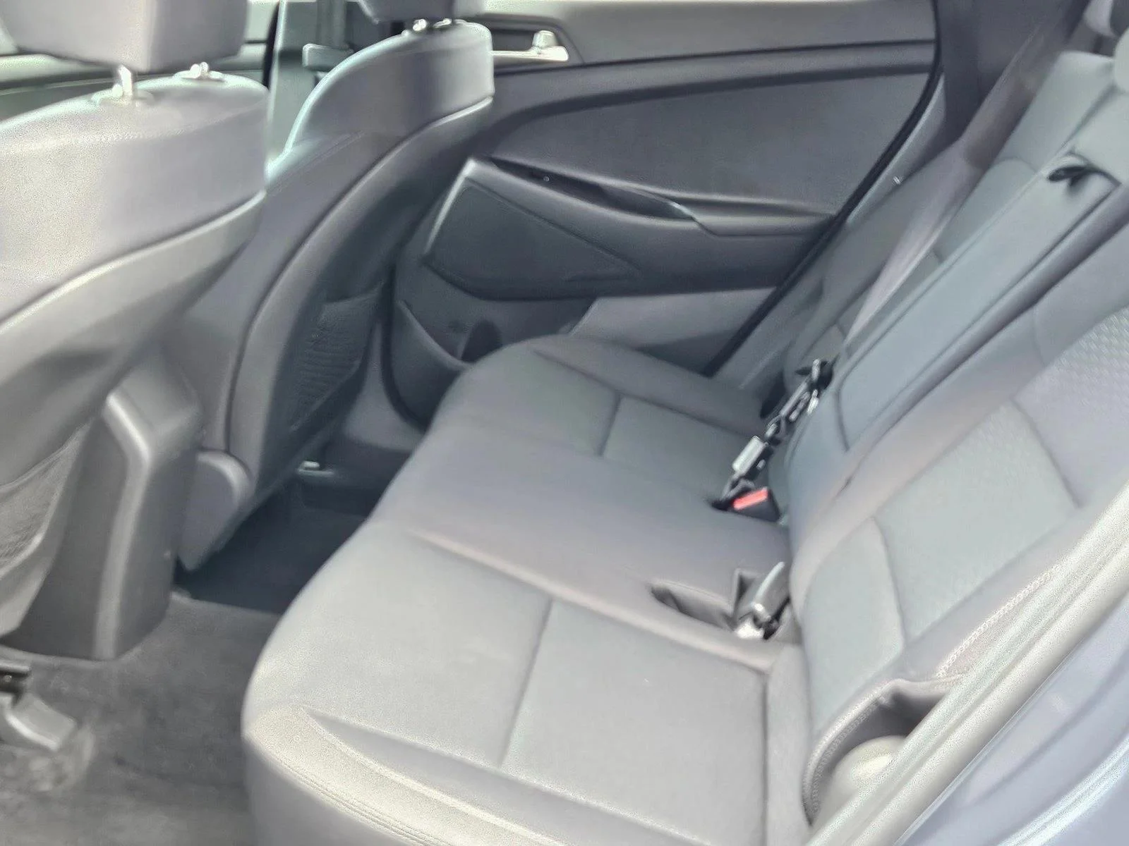 Used 2019 Dusk Blue Hyundai SE image 17