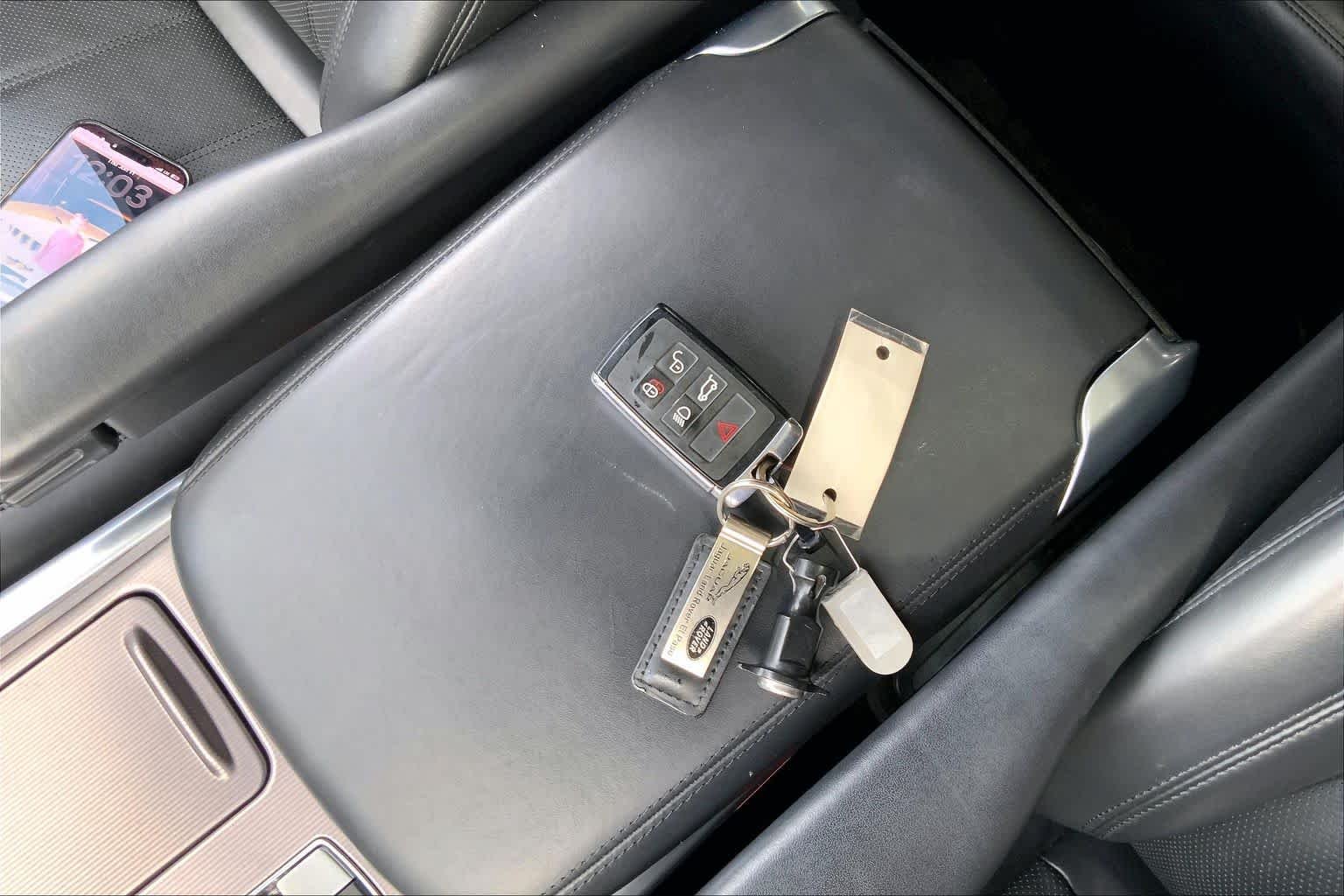 Used 2019 Borealis Black Metallic Land Rover HSE image 15