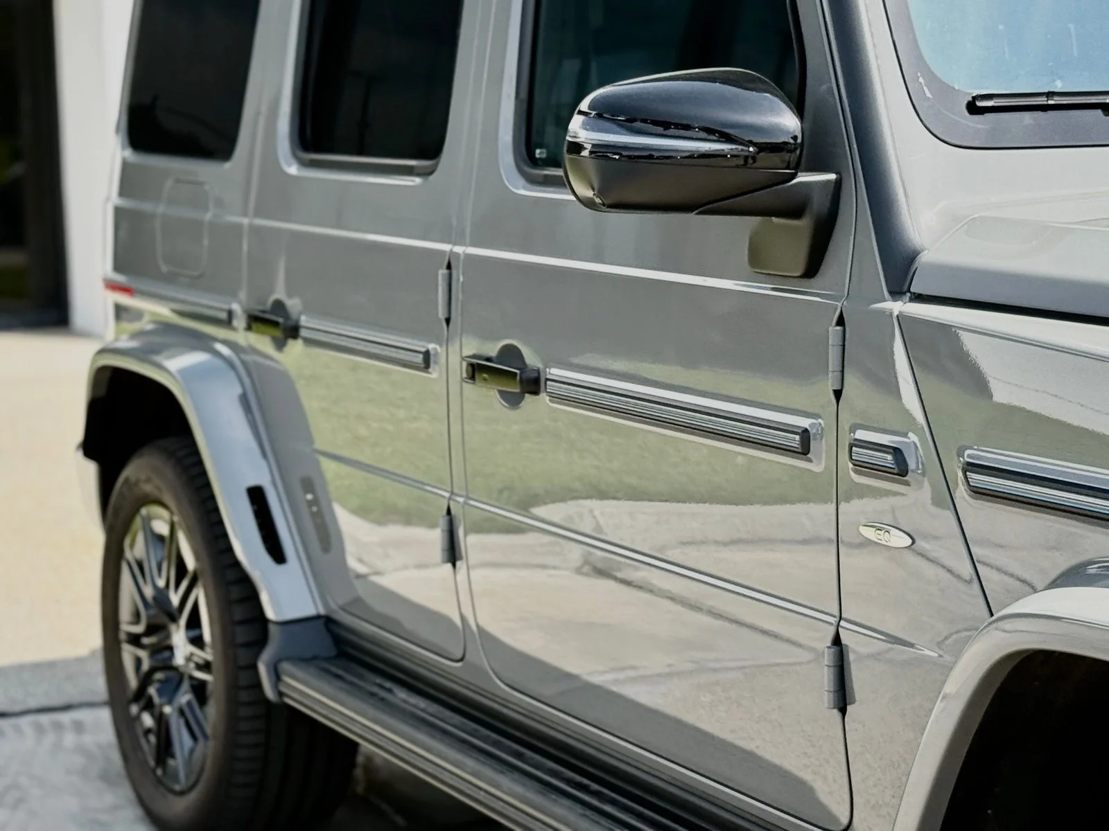2025 Mercedes-Benz G-Class G580 - Photo 9
