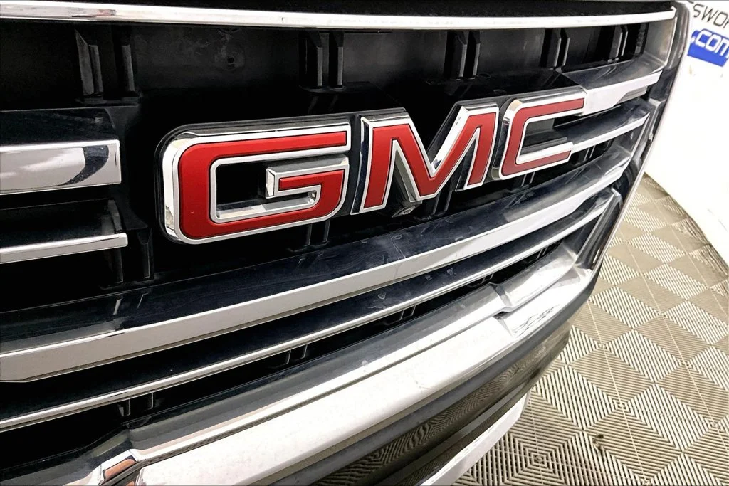 Certified Used 2023 Onyx Black GMC SLT image 24