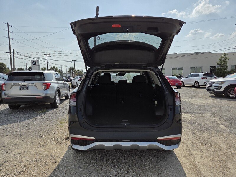 Used 2023 Black Kia LX image 27