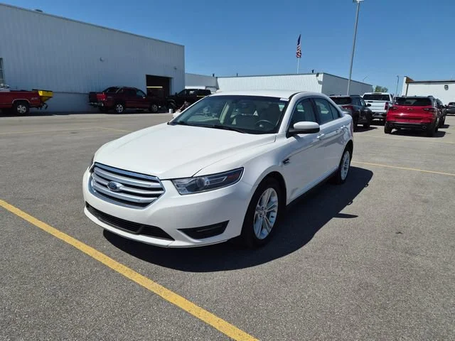 2018 Ford Taurus SEL AWD's photo