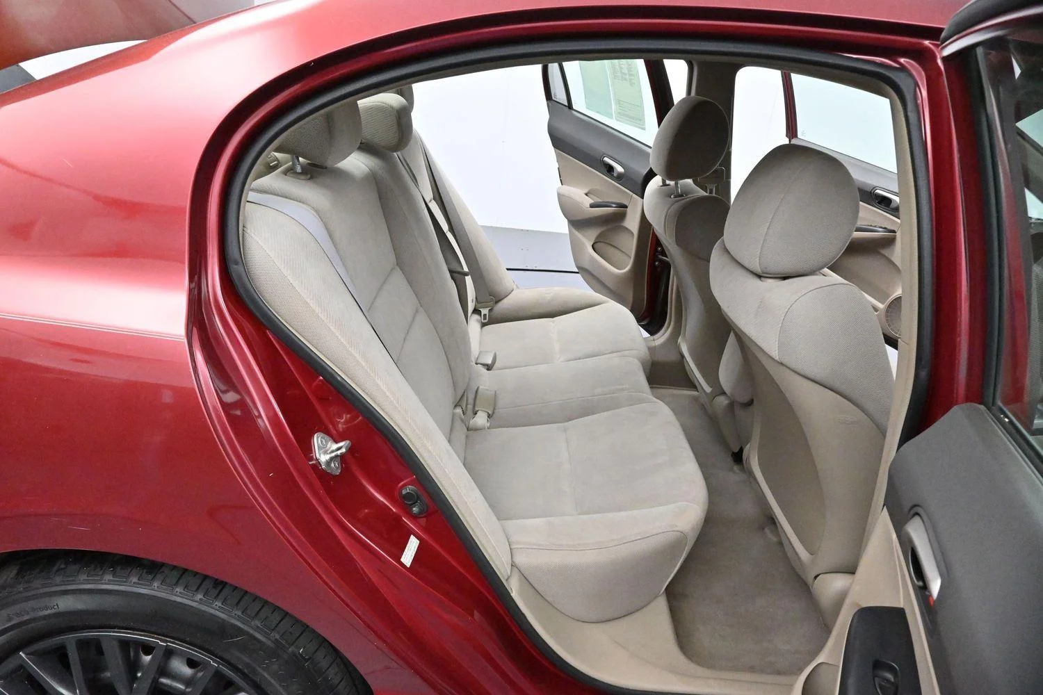 Used 2011 Tango Red Pearl Honda LX image 23