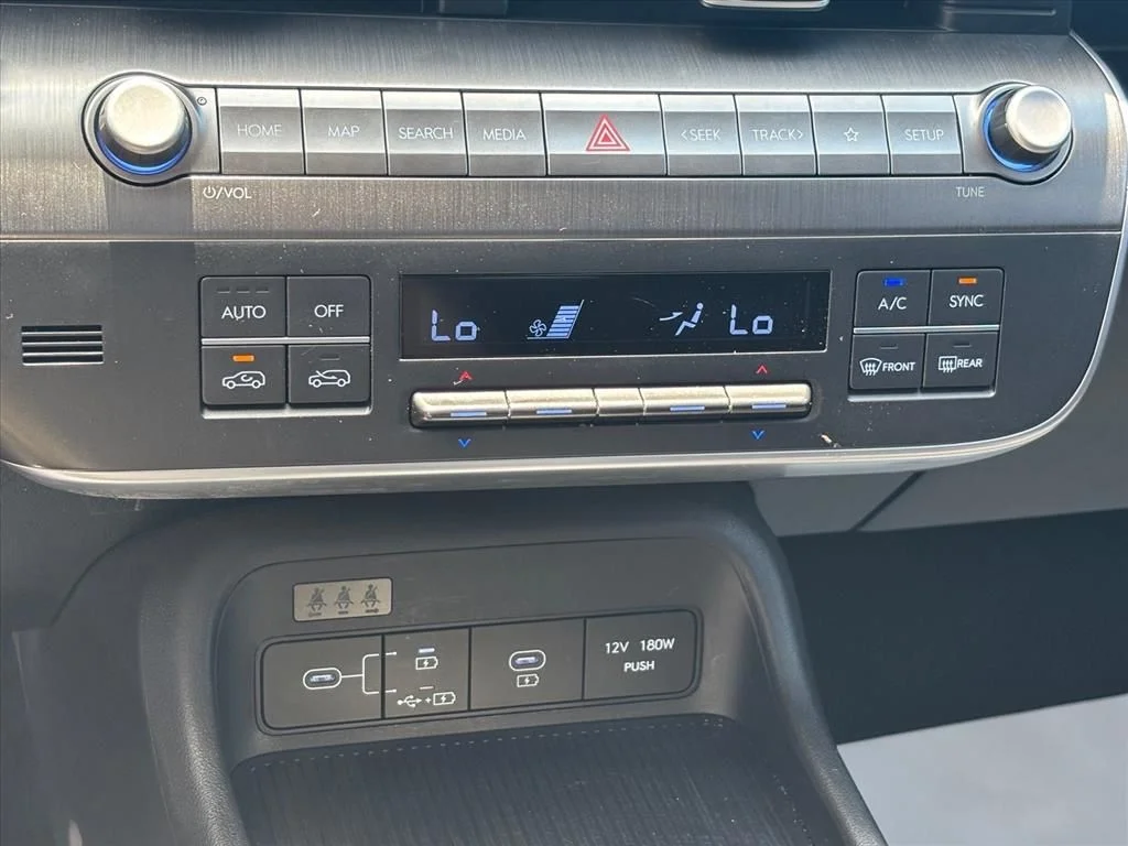 Used 2025 Blue Hyundai SEL image 18