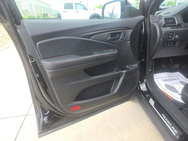 Certified Used 2025 Crystal Black Pearl Honda TrailSport image 9