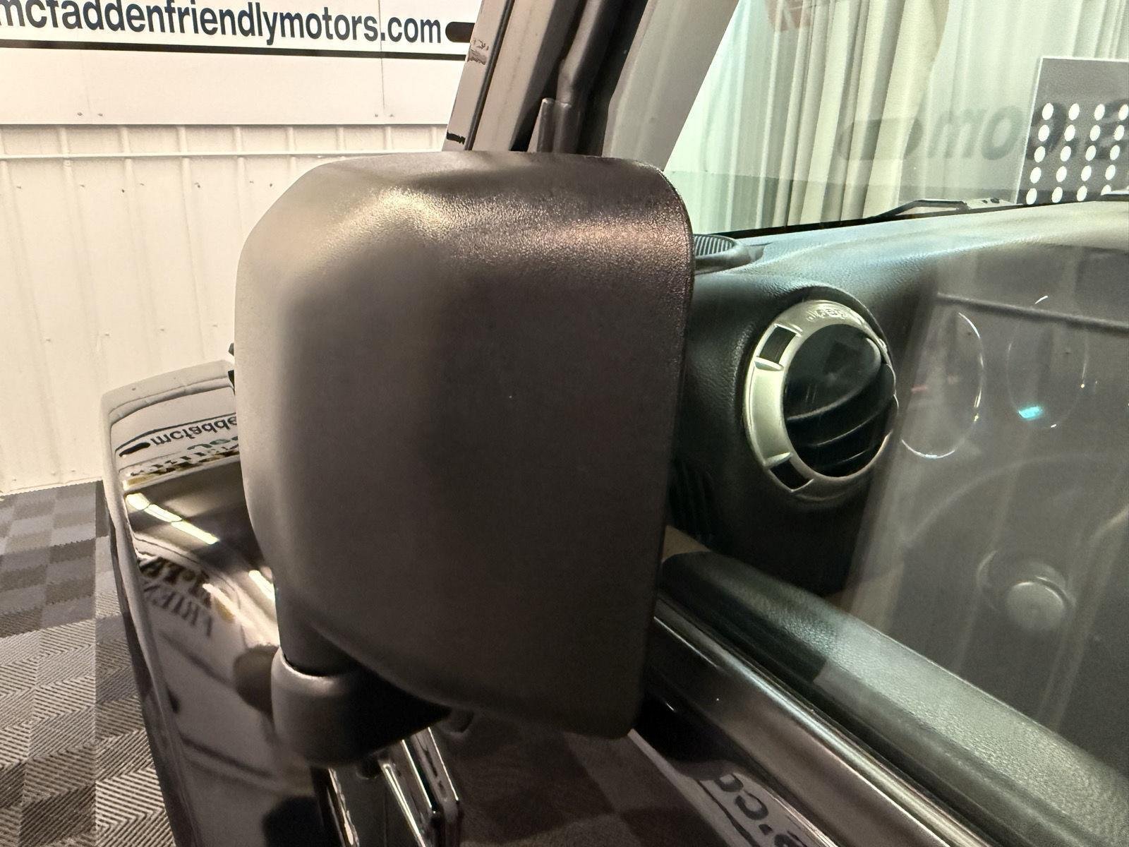 2018 Jeep Wrangler Sahara - Photo 24