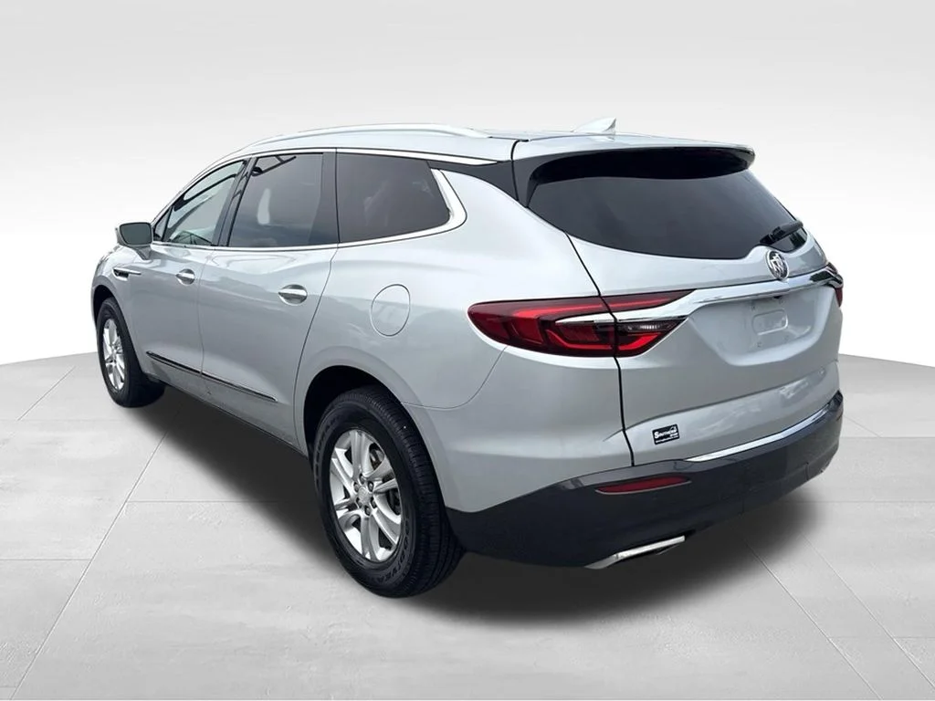 Used 2019 Silver Buick Essence image 3