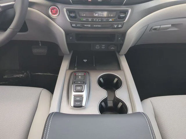New 2026 Platinum White Pearl Honda RTL image 17