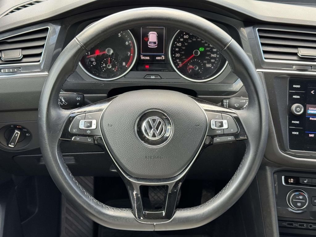 2019 Volkswagen Tiguan SE - Photo 18