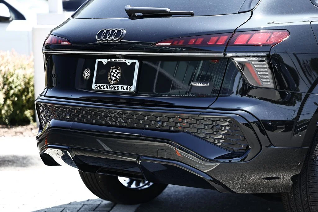 Used 2026 Mythos Black Metallic Audi S line image 9