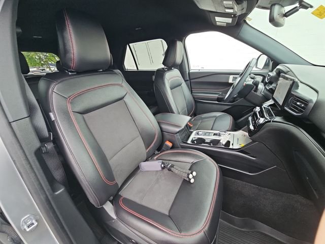 Used 2024 Silver Ford ST-Line image 30
