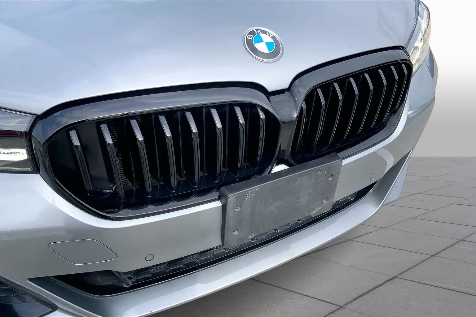 Used 2023 Skyscraper Gray Metallic BMW 530i image 29