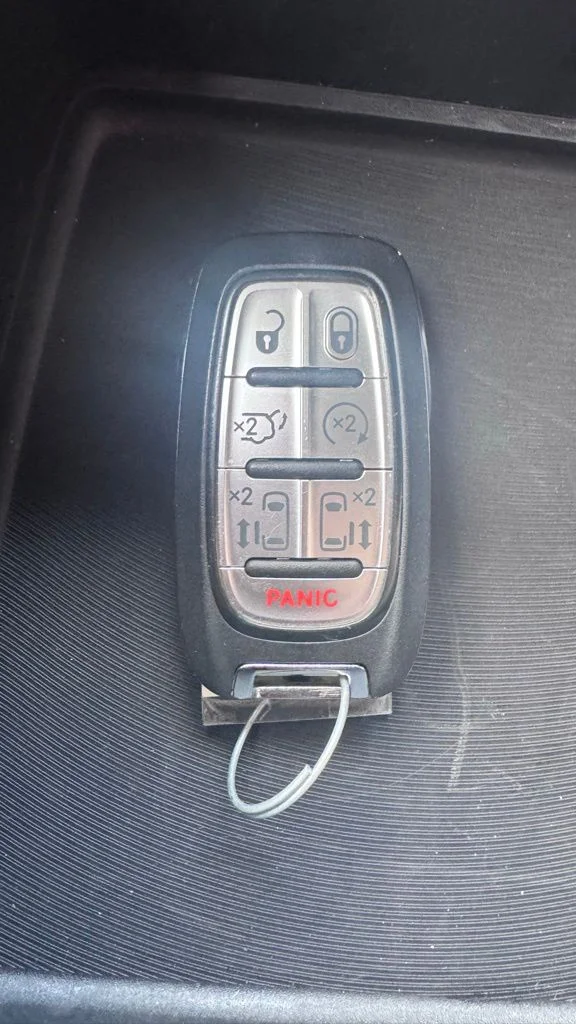 Used 2025 White Chrysler Select image 24