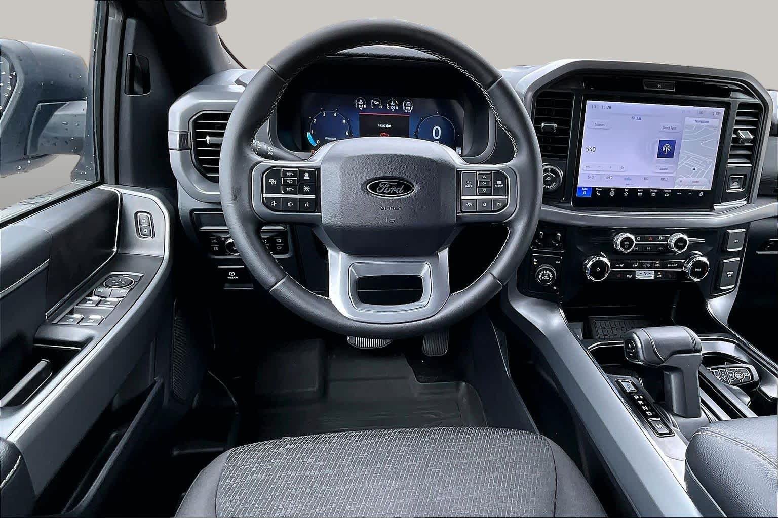 Used 2025 Space White Metallic Ford XLT image 10