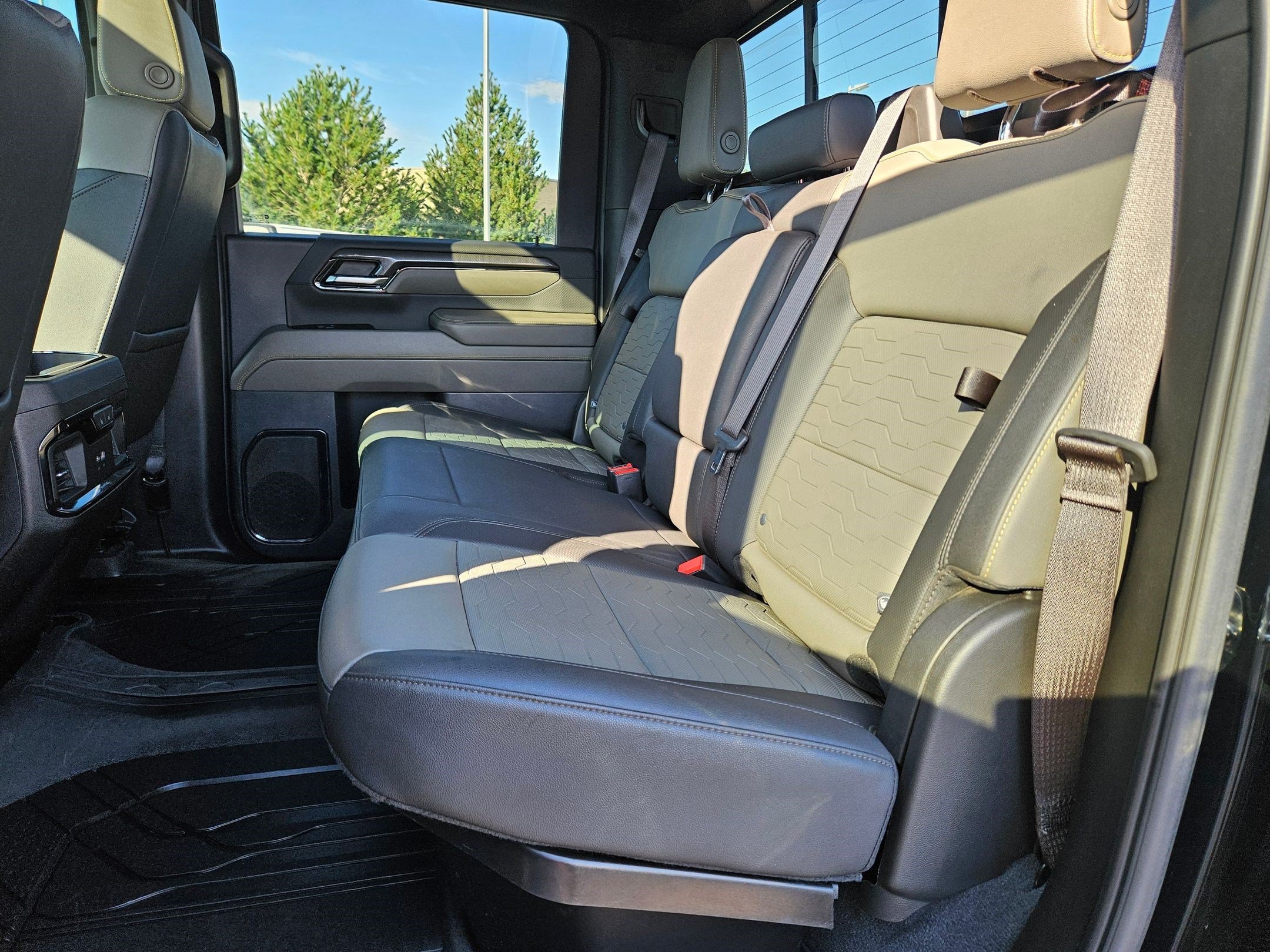 Used 2024 Black Chevrolet ZR2 image 28