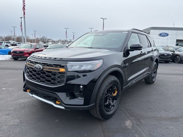 New 2026 Agate Black Metallic Ford Tremor® image 3