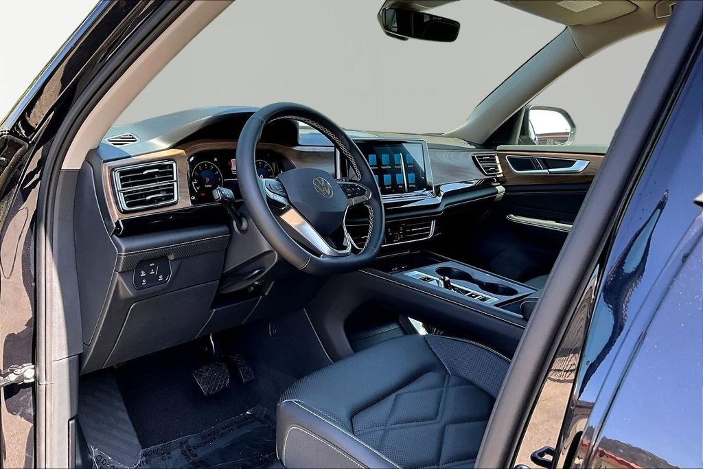 New 2026 Black Volkswagen 2.0T SE image 18