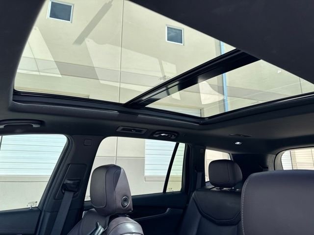 Used 2020 White Cadillac Premium Luxury image 11