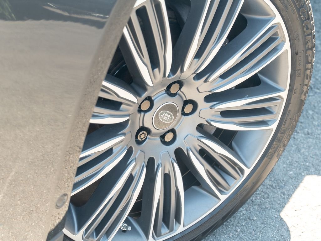 Used 2021 Gray Land Rover Autobiography image 9