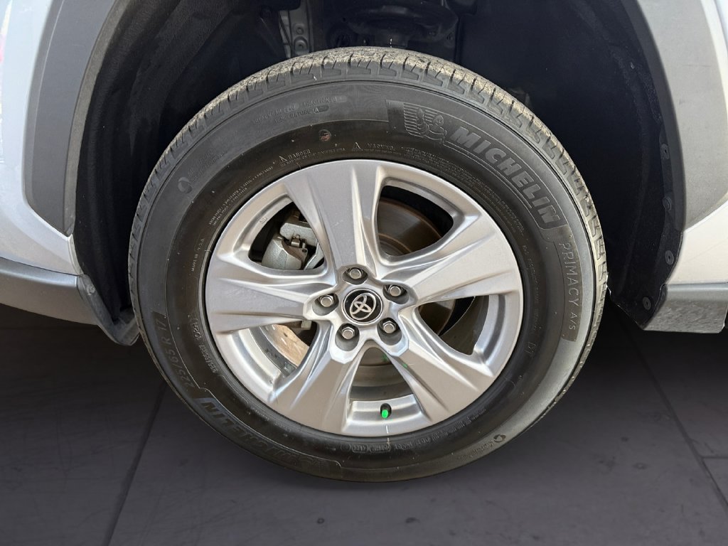 Used 2025 Silver Toyota XLE image 9